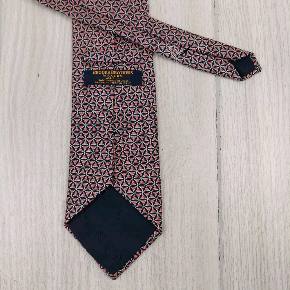 Brooks Brothers Makers Tie Mens OS Navy Pink Silk Geometric Flower Made in‎ USA